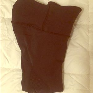 Lululemon Reveal Crop 15” - Size 4, black